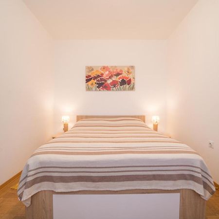Apartamento Red Karmenita Umag Exterior foto