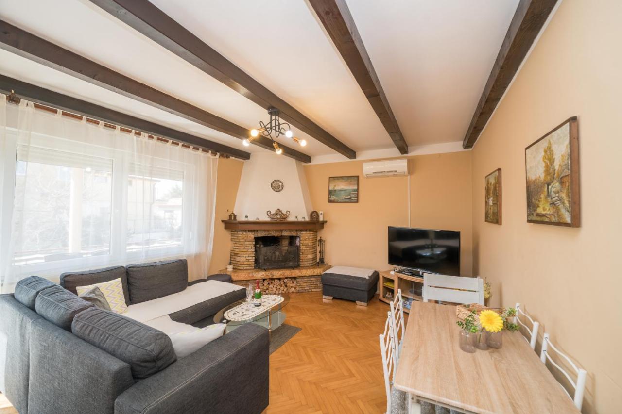 Apartamento Red Karmenita Umag Exterior foto