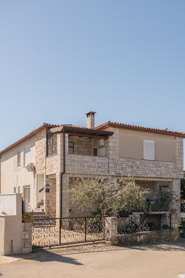 Apartamento Red Karmenita Umag Exterior foto
