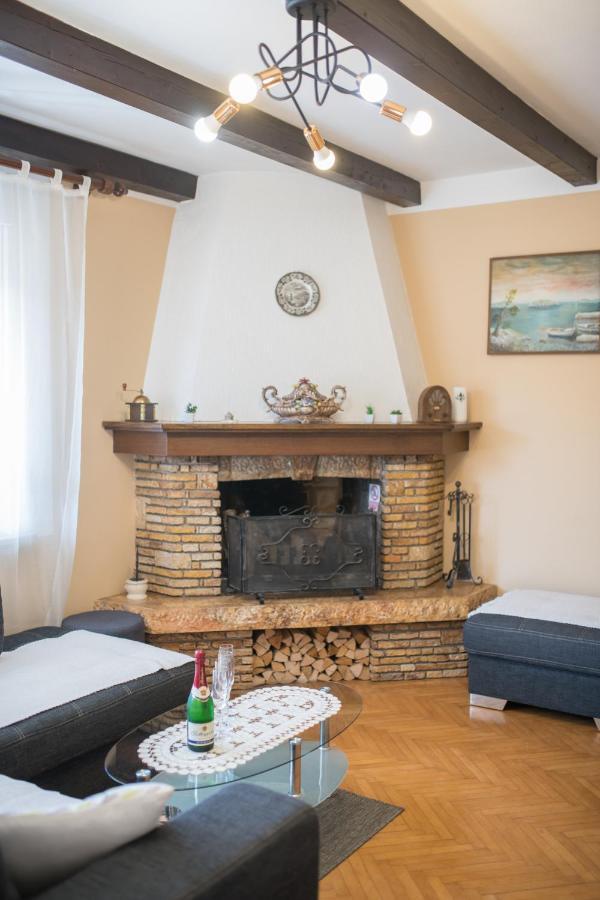 Apartamento Red Karmenita Umag Exterior foto
