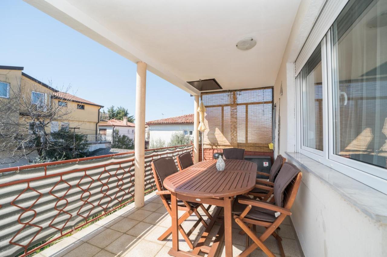 Apartamento Red Karmenita Umag Exterior foto