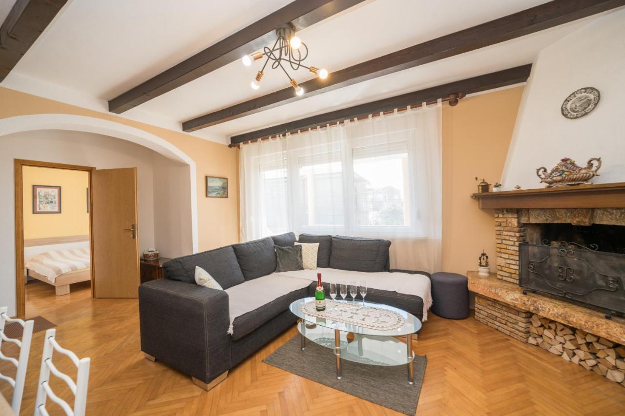 Apartamento Red Karmenita Umag Exterior foto