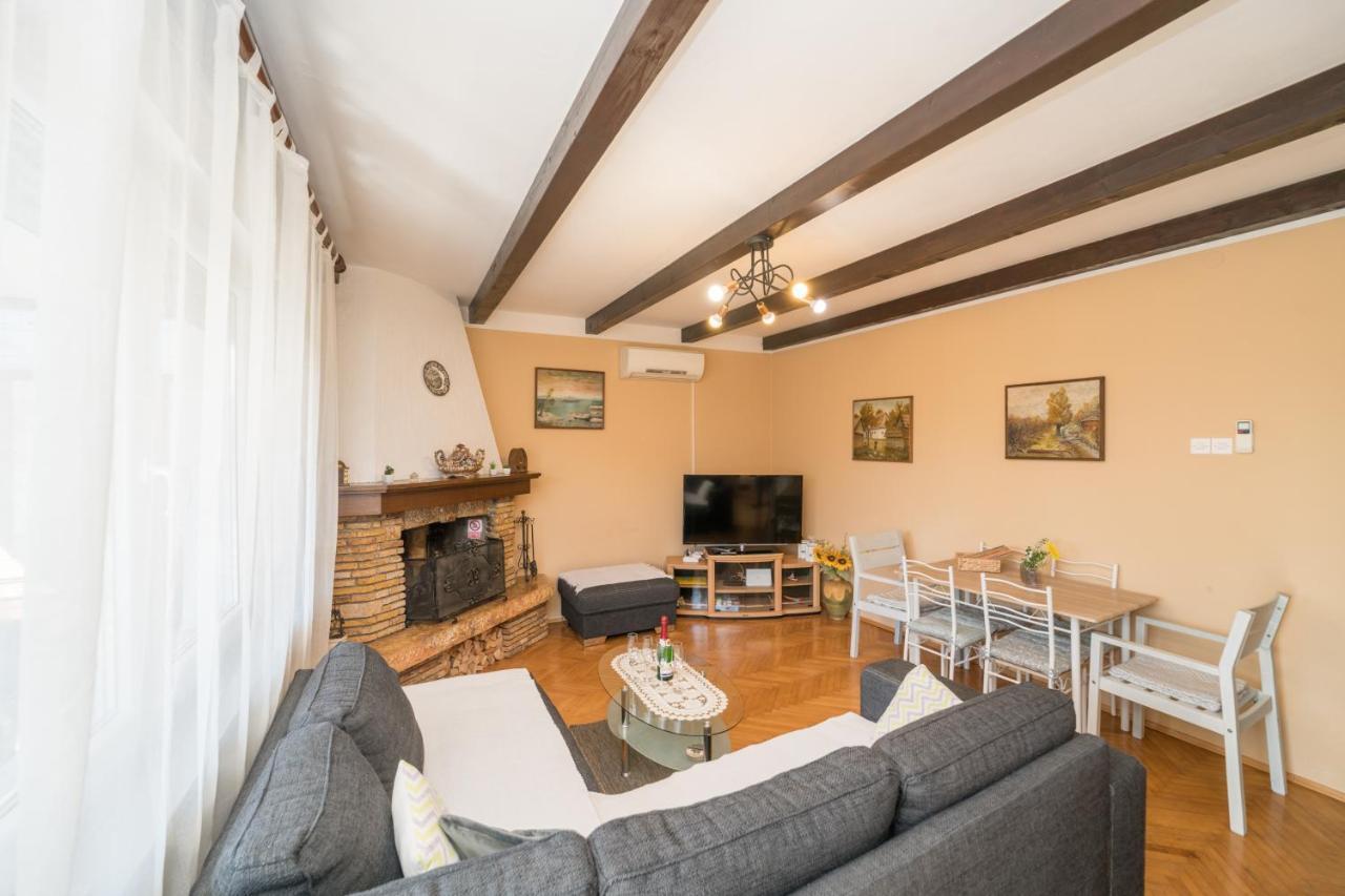 Apartamento Red Karmenita Umag Exterior foto