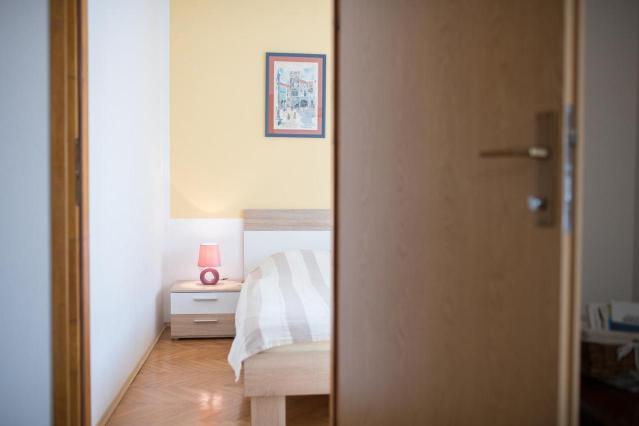 Apartamento Red Karmenita Umag Exterior foto