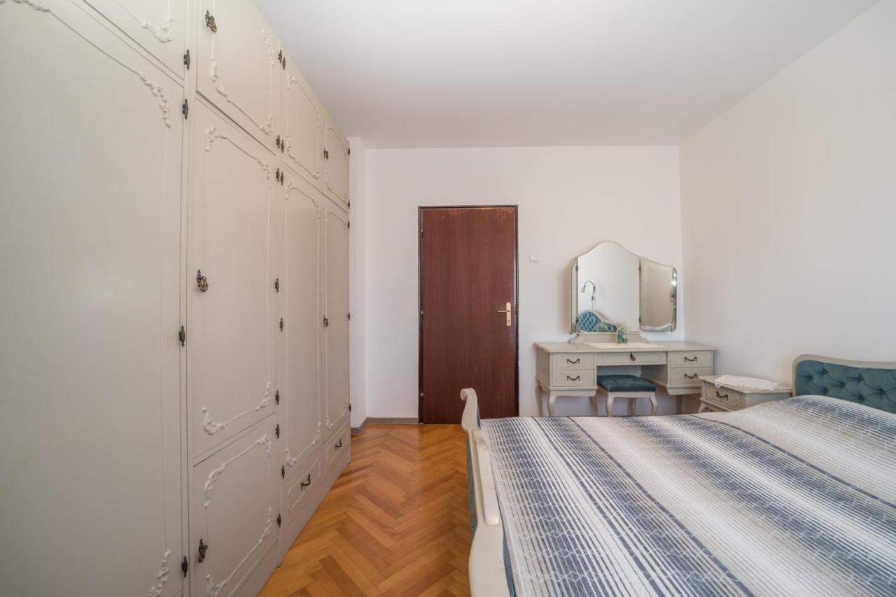 Apartamento Red Karmenita Umag Exterior foto